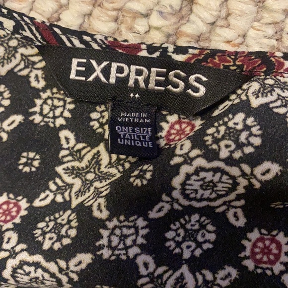 women’s shawl, black/white/red. from express worn once. one size - Picture 3 of 3